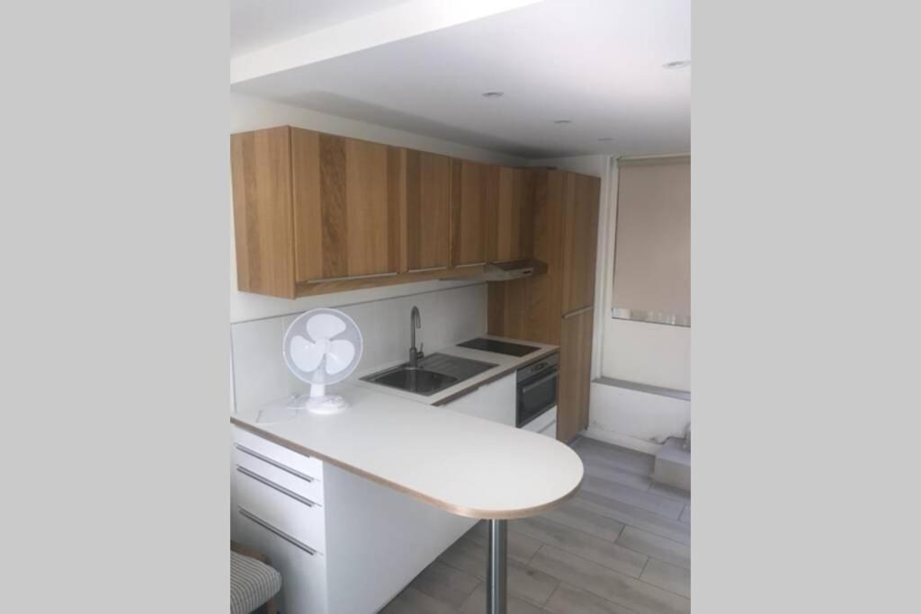 Joli Studio Au Mont St Clair Avec Vue Sur La Mer Apartment Sete Luaran gambar